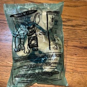 NWT Taco Bell "Yeah Drop The Chalupa" Plush Talking Chihuahua Dog With Sign